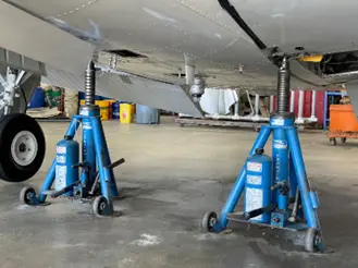 supply hydraulic jacks